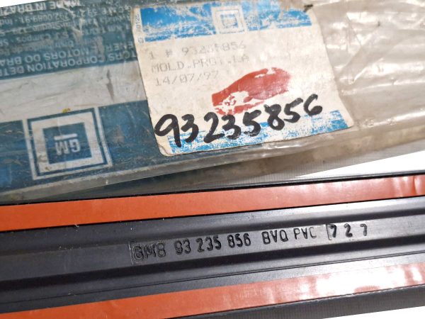 Friso Moldura Porta T/Ld Grafite Kadett 4P 96/98 93235856 - Imagem 3