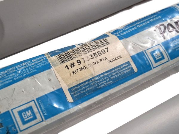 Par Friso Moldura Porta Traseira Corsa 98 Primer 93335897 - Imagem 4
