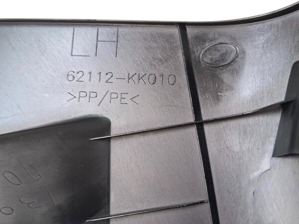 Acabamento Moldura Coluna LE Hilux 16/22 62112KK010 Preto - Imagem 5