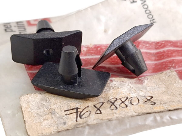 03Pçs Presilha Grampo Forro Capô Fiat Tempra 92/99 7688808 - Imagem 3