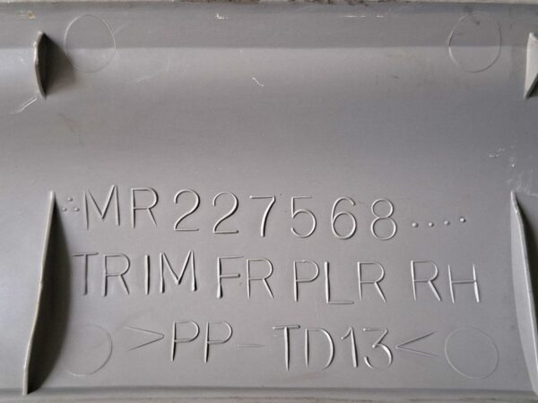 Acabamento Moldura Coluna LD Pajero Sport 97/07 MR227568 - Imagem 5