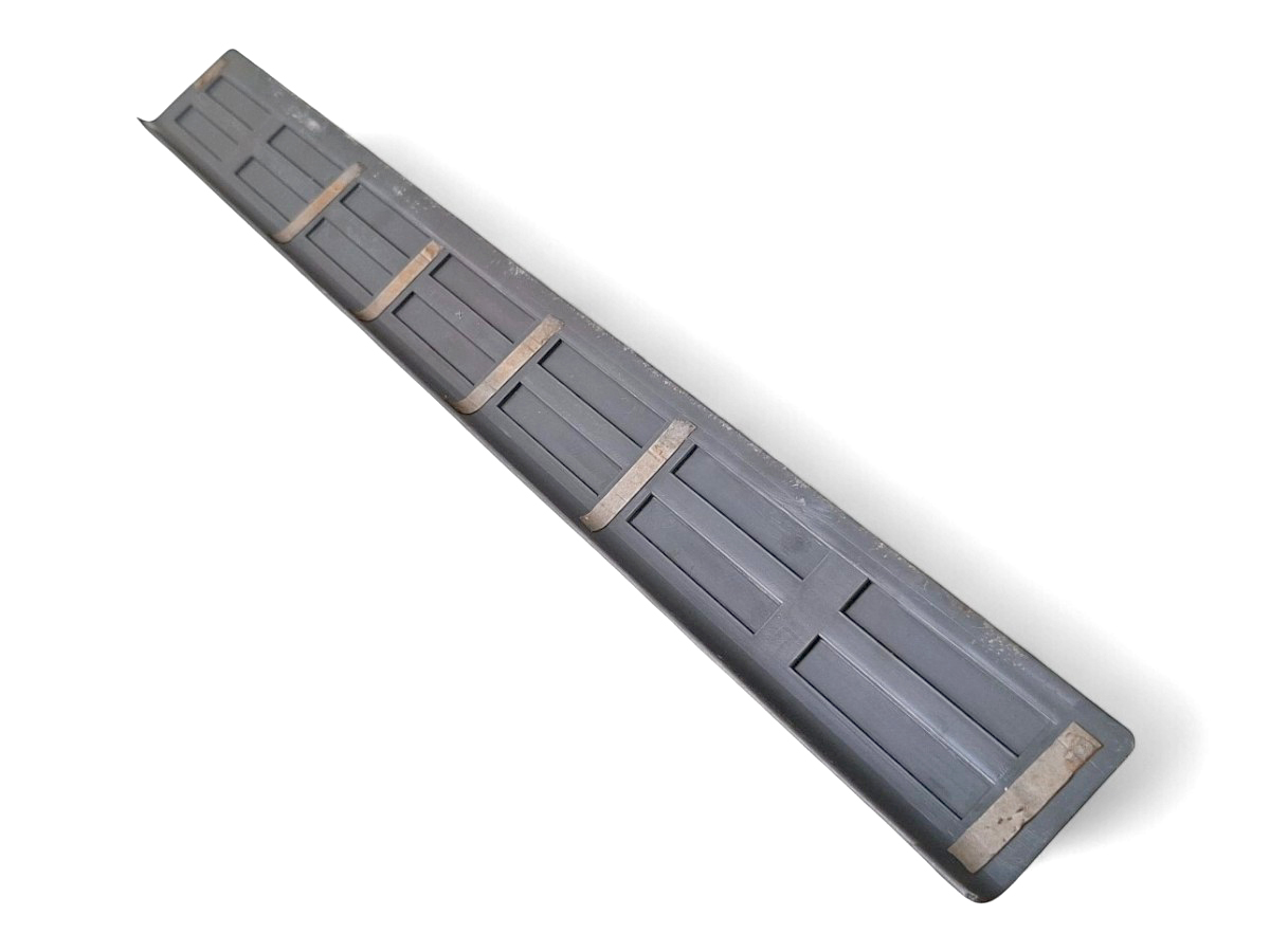 Soleira Porta D/LE S10 95/11 Camper (Peça unica) - Imagem 3