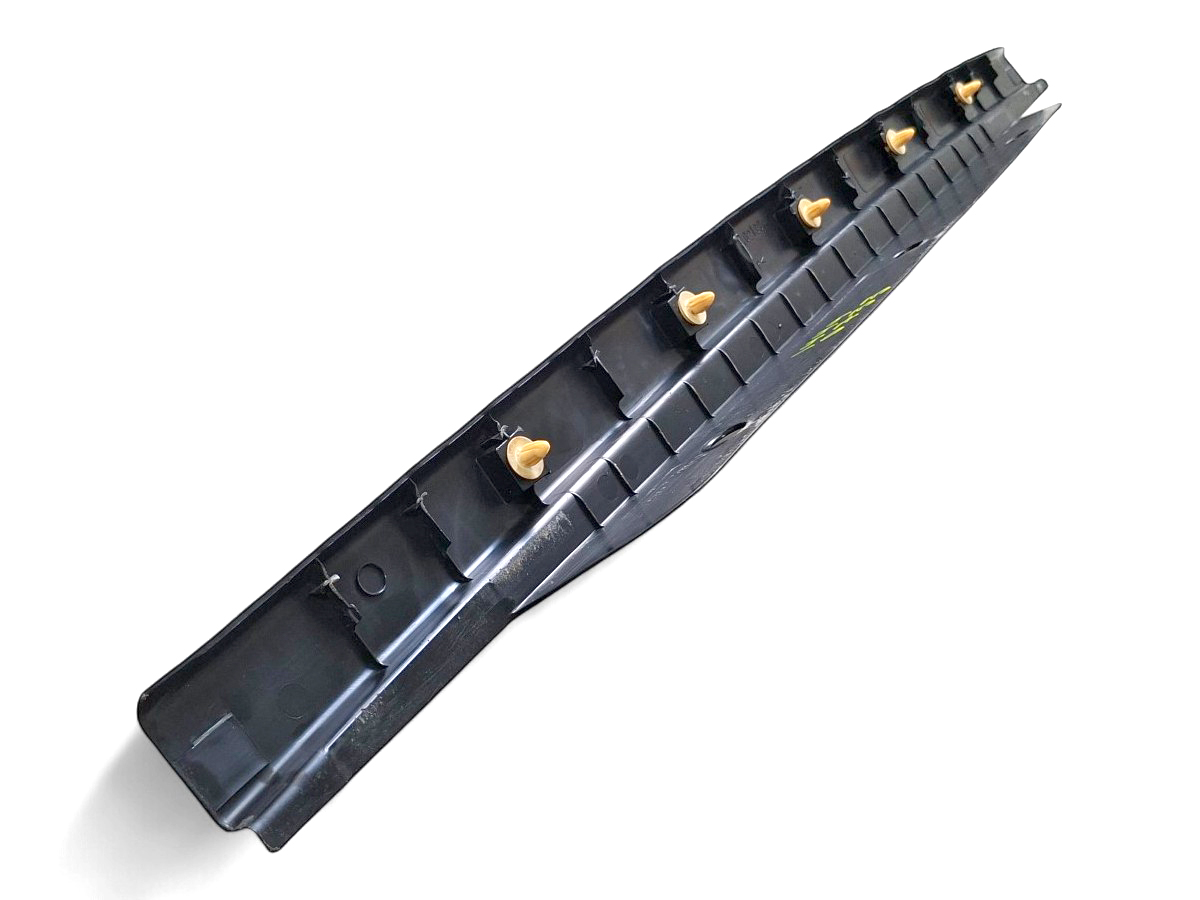 Soleira Porta-Malas Pajero Full 08/15 MR402199 - Imagem 3