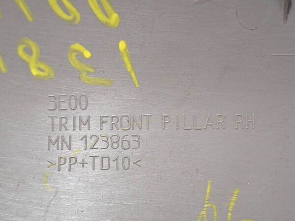 Acabamento Moldura Coluna LD L200 Triton 08/15 MN123863 - Imagem 5