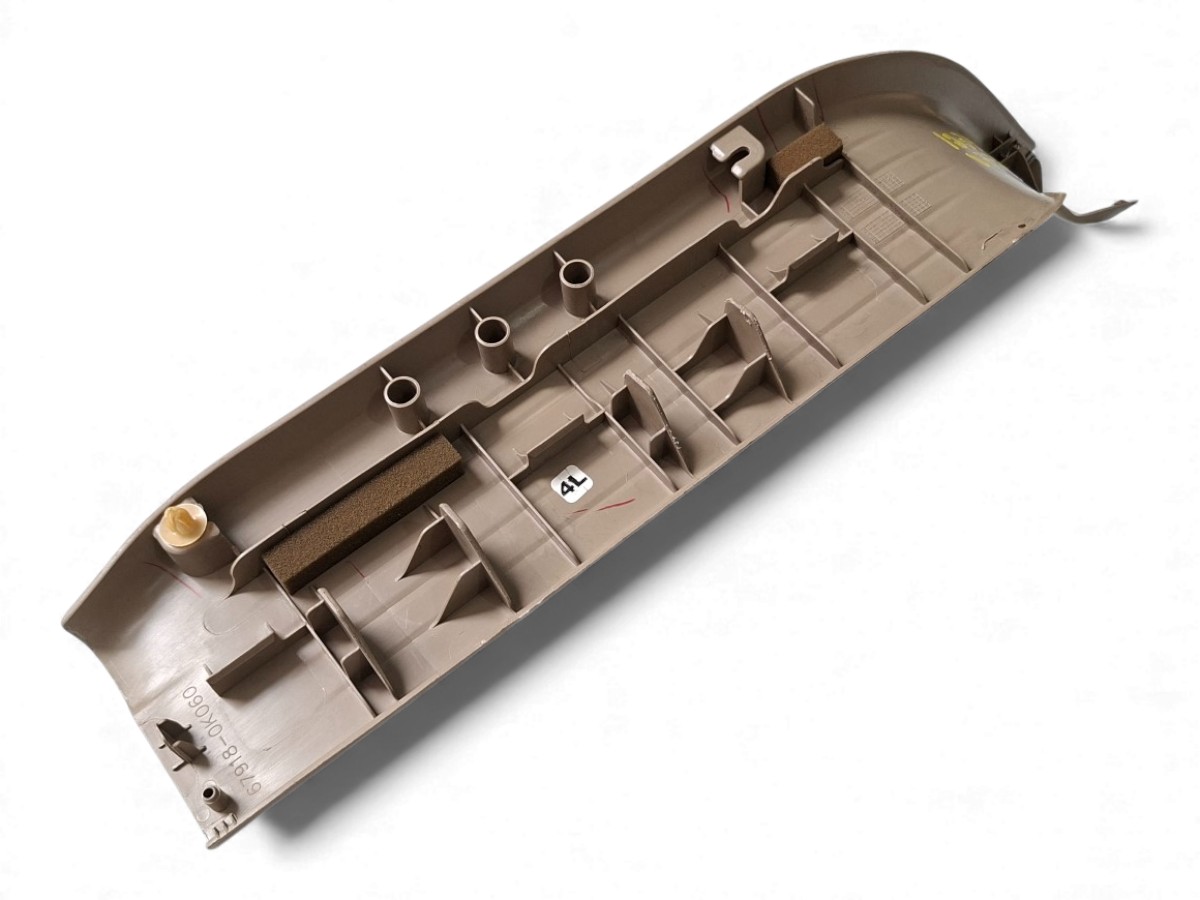 Soleira Porta T/le Hilux Sw4 06/15 679180k060 Caramelo - Imagem 4