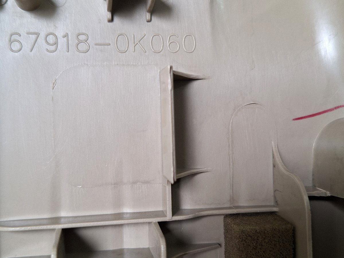 Soleira Porta T/le Hilux Sw4 06/15 679180k060 Caramelo - Imagem 5