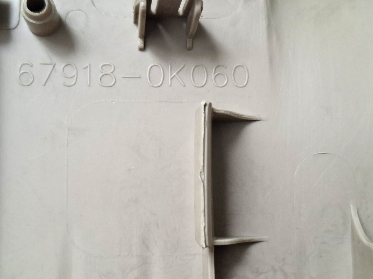 Soleira Porta T/le Hilux Sw4 06/15 679180k060 Bege - Imagem 5