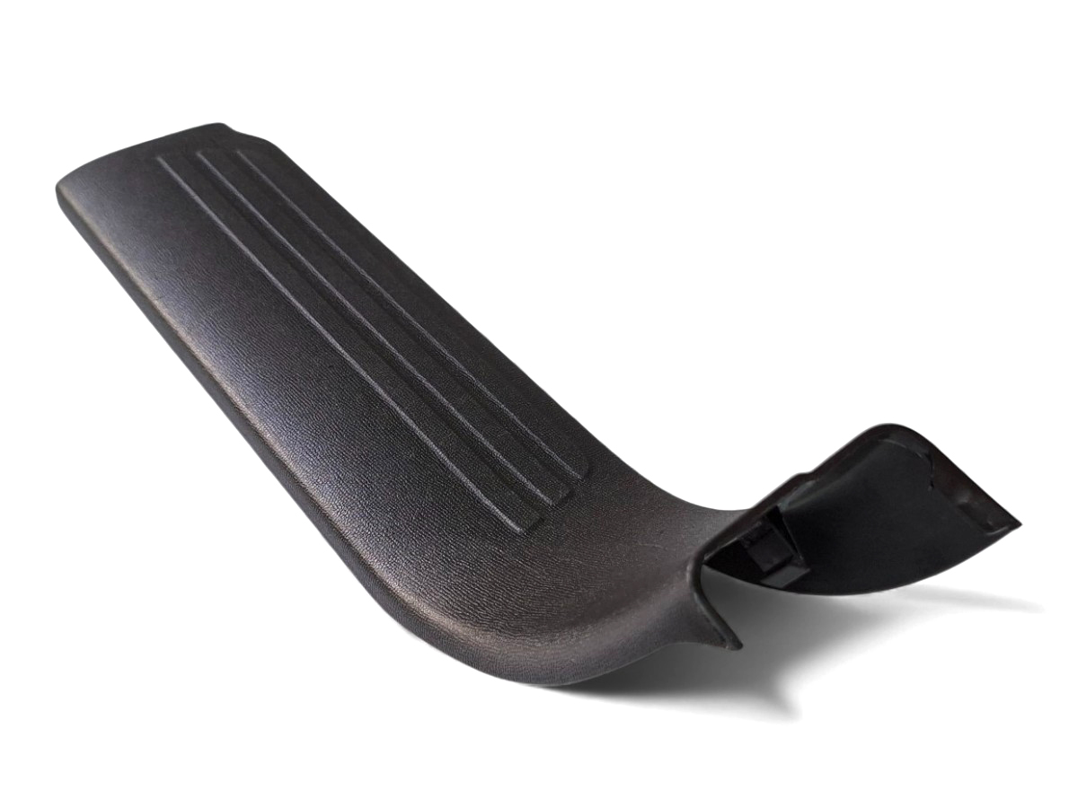 Soleira Porta T/ld Trailblazer 15/16 94729116 Preto