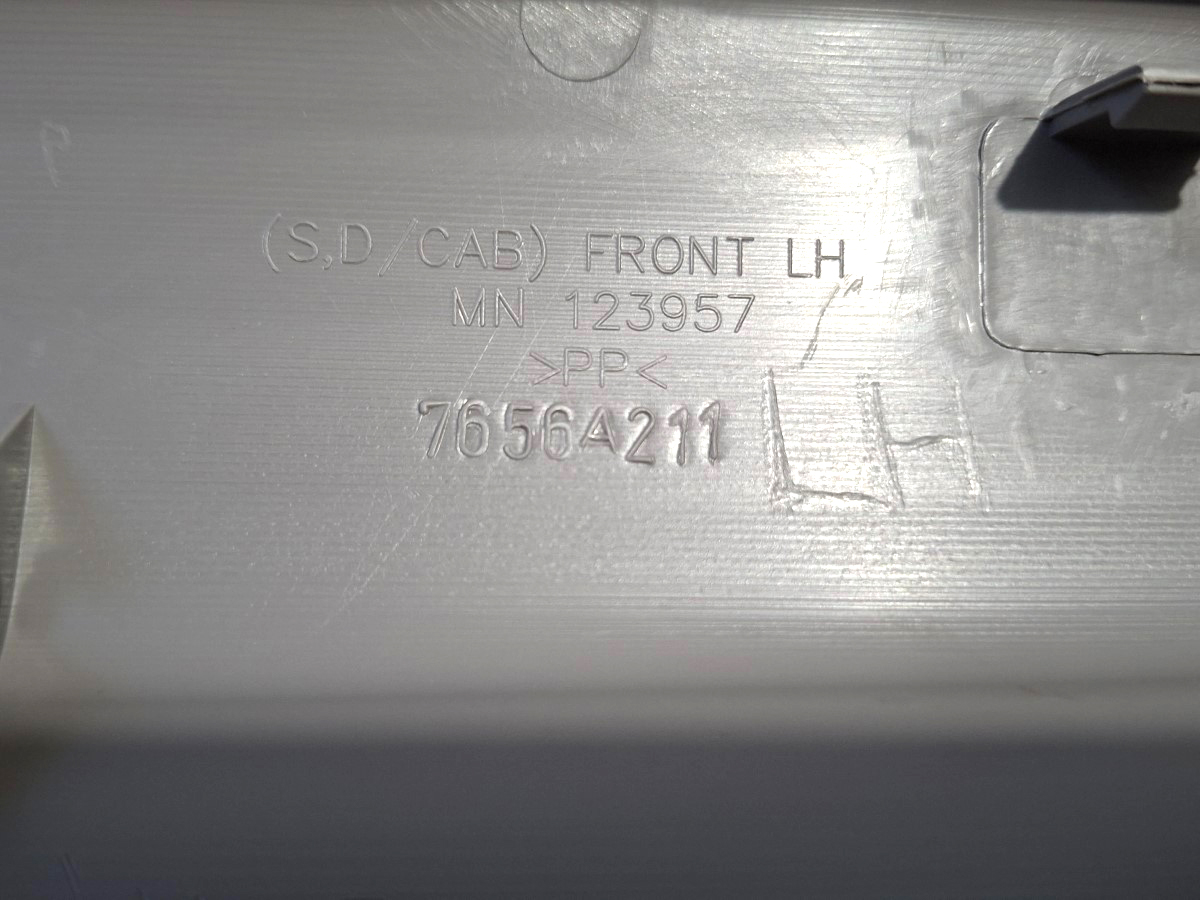 Soleira Porta D/le L200 Triton Dakar 05/15 Mn123957 - Imagem 5