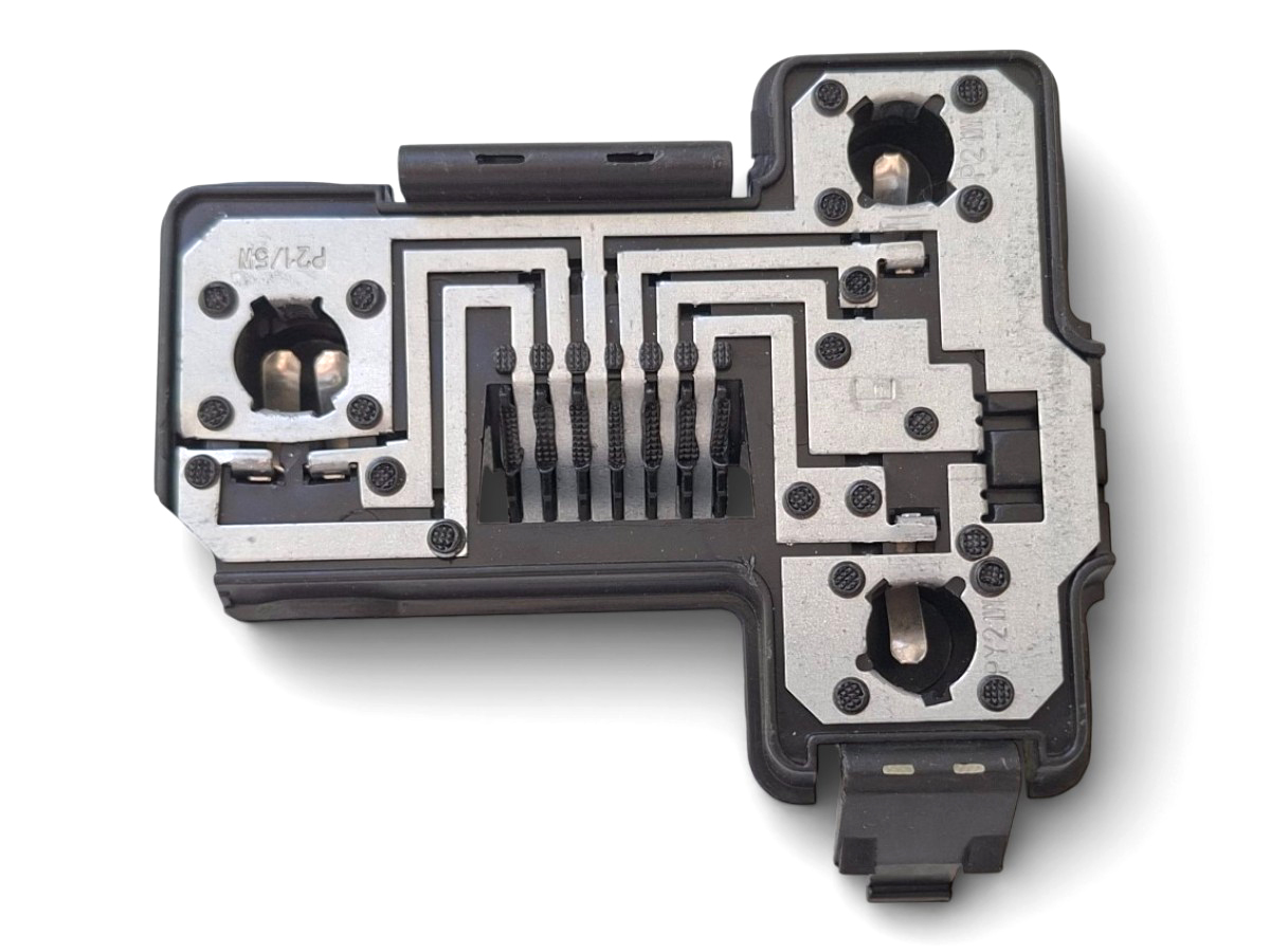 Circuito Soquete Lanterna T/le Corsa 2p 99 V&b Ete1082 - Imagem 3